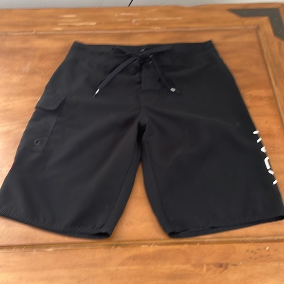 RVCA Board Shorts Size 28 - Picture 1 of 11
